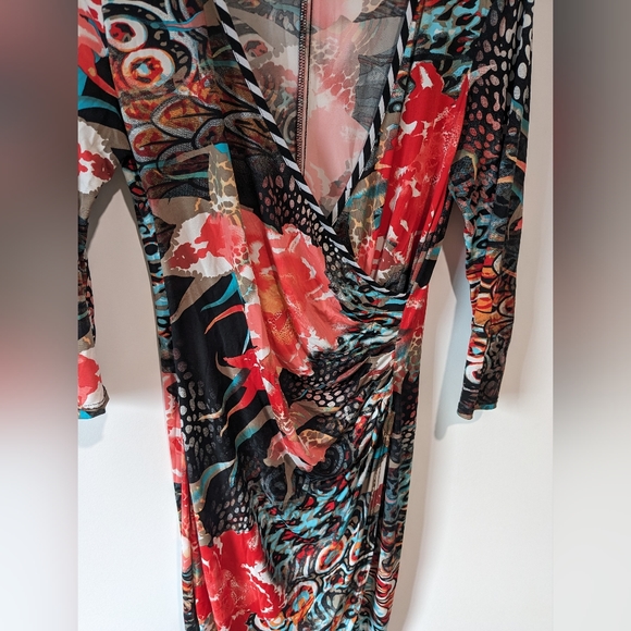 Frank Lyman V-Neck Abstract Dress - Picture 2 of 4